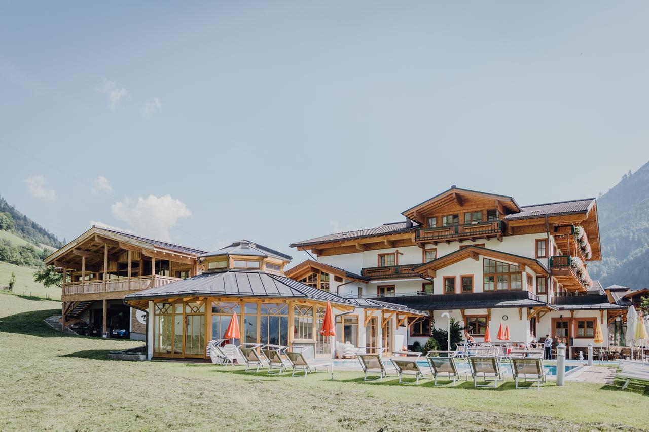 Feriendorf Ponyhof Fusch an der Grossglocknerstrasse Exterior photo